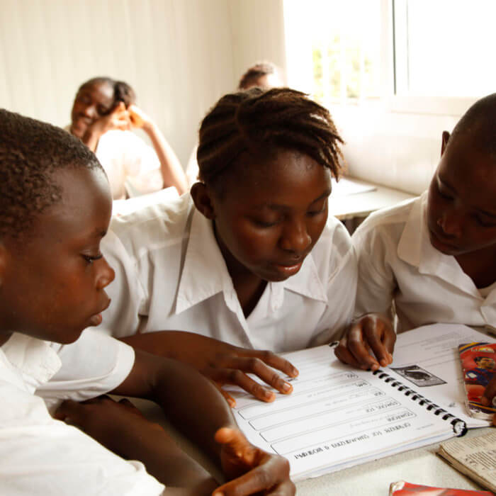 R4D is working with Rising Academy Network to improve student literacy incomes using adaptive learning and experimentation. Rising Academy Network and R4D's Learning Lab team implement adaptive learning experiments in three Junior Secondary Schools in Freetown, Sierra Leone.